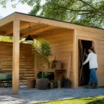 Abri de jardin avec auvent : comment faire le bon choix ?