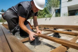 Cale ou plot : que choisir pour votre terrasse en bois ?