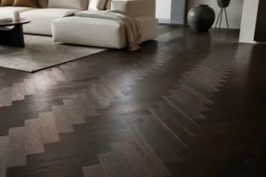 Parquet bois foncé : quels sont ses atouts et ses limites ?