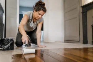 Comment peindre un parquet en bois pour un rendu impeccable ?