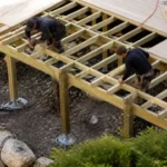 Comment construire une terrasse sur pilotis en bois solide ?