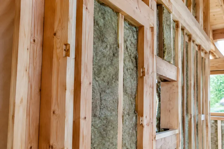 Détails de la structure et de l'isolation d'une maison bois pour analyser le prix au mètre carré